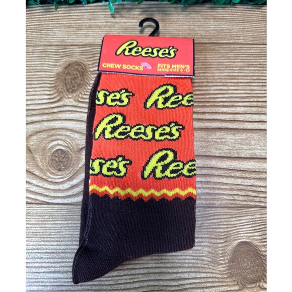 New Adult Reese’s Novelty Crew Socks 1 Pair Multicolor Shoe 6-12 Great Gift - Picture 1 of 4